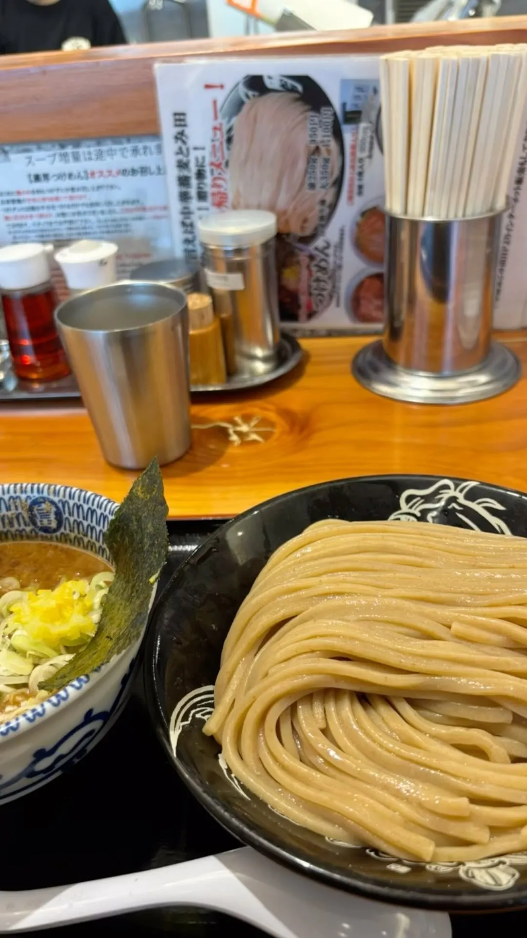 月曜日は富田さんのつけ麺、本日は新規オープンの轟さんのつけ麺...