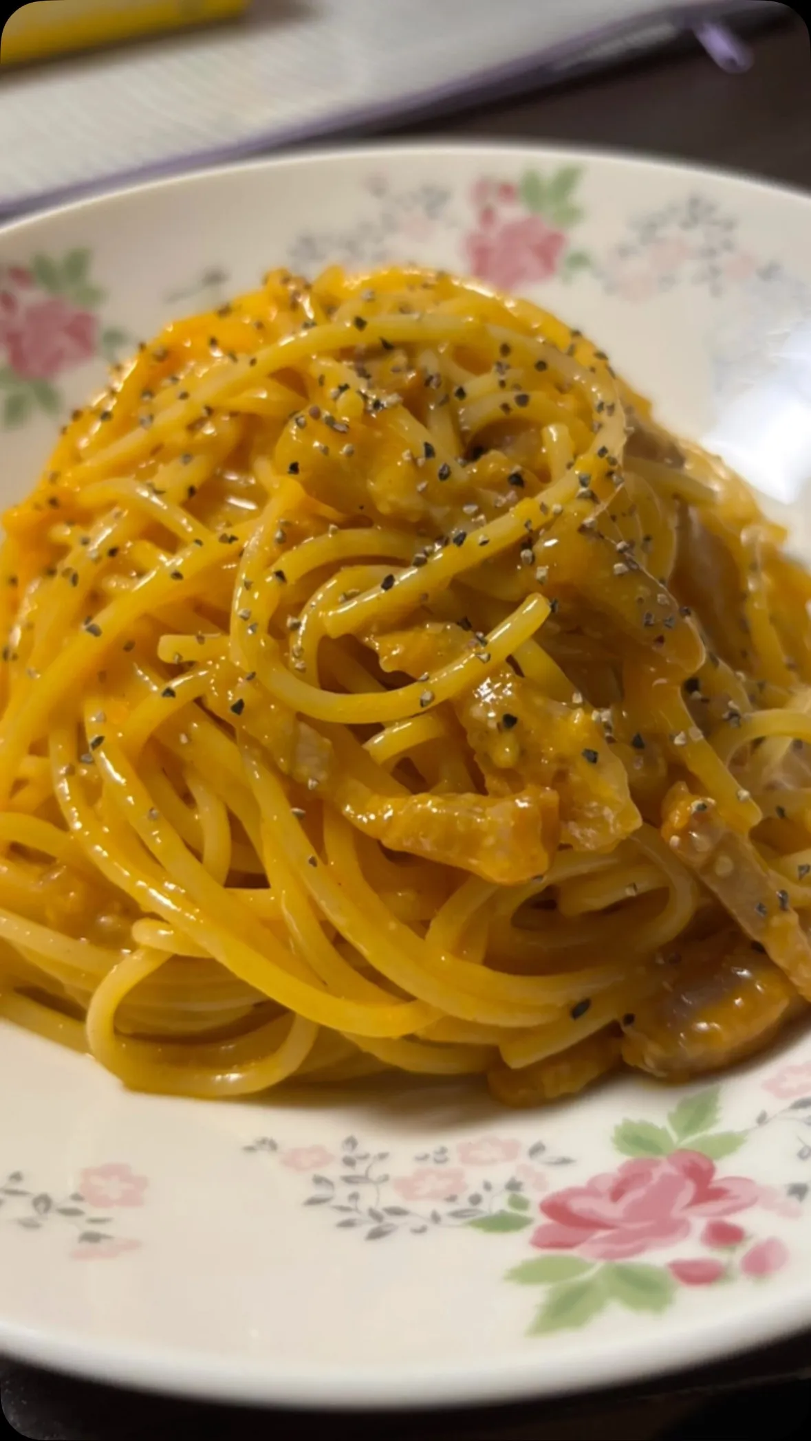 最後に残った自家製パンチェッタでカルボナーラ。