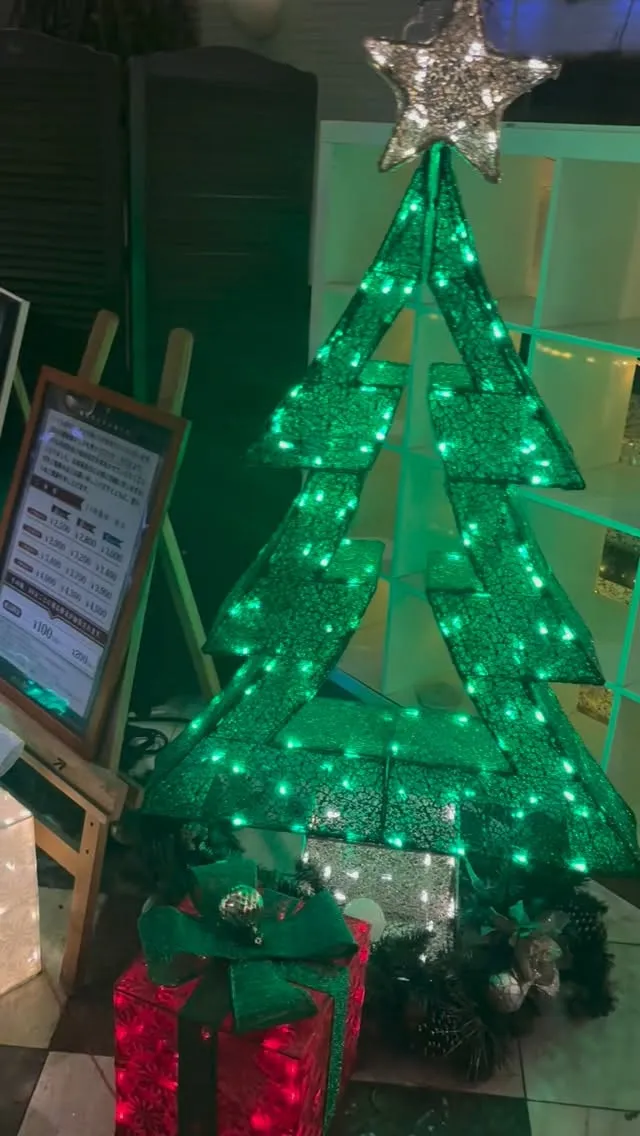 クリスマスが終わり正月飾り出しました。