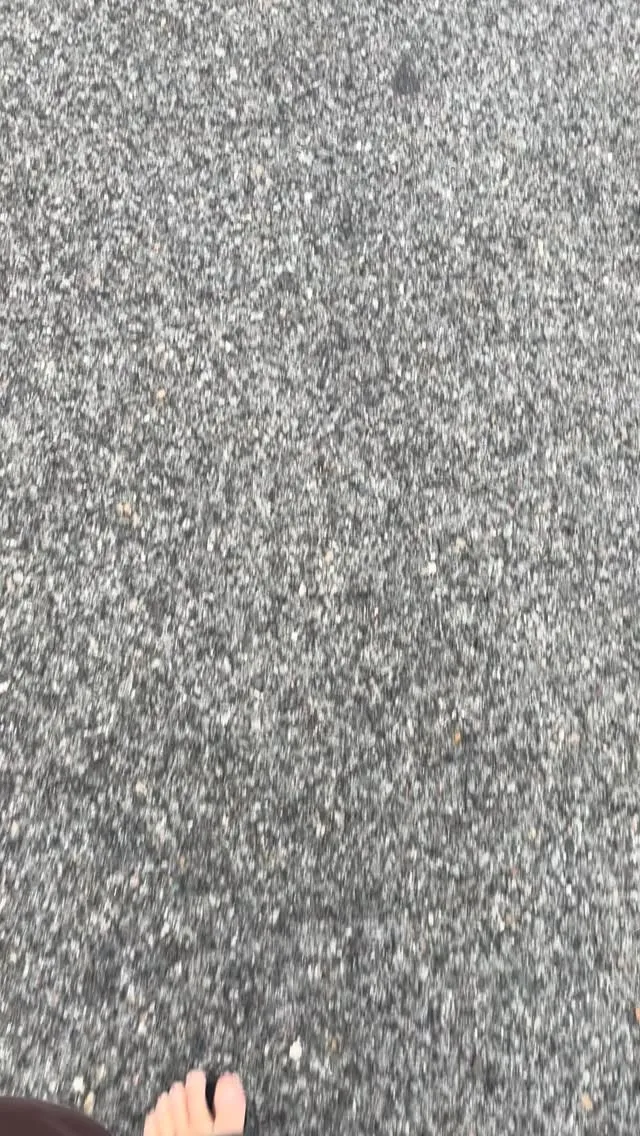 雪がぱらつく程度ならビーサンでお店の買い出し行くんですが、千...