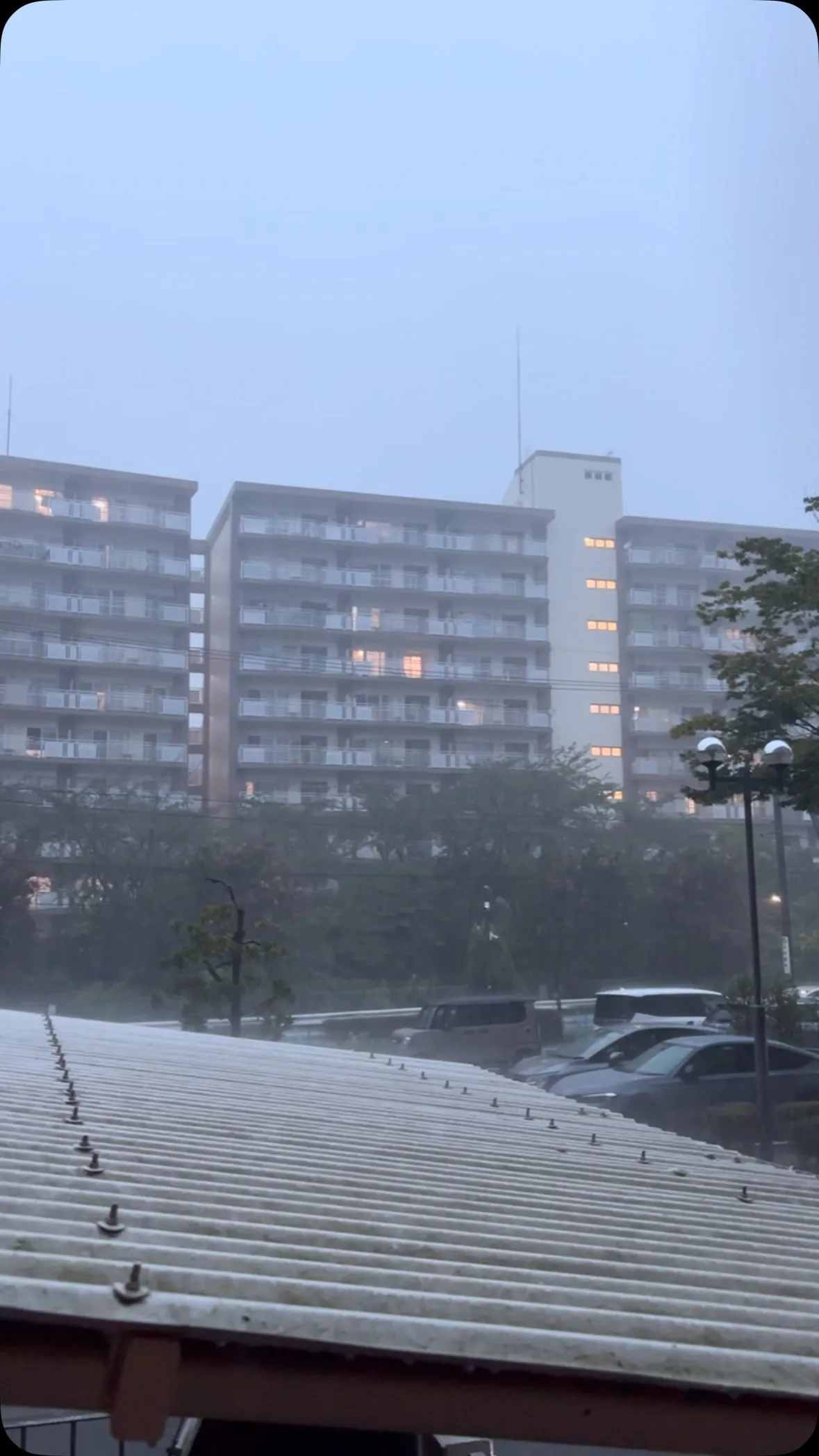 千葉市はものすごい雷雨です。