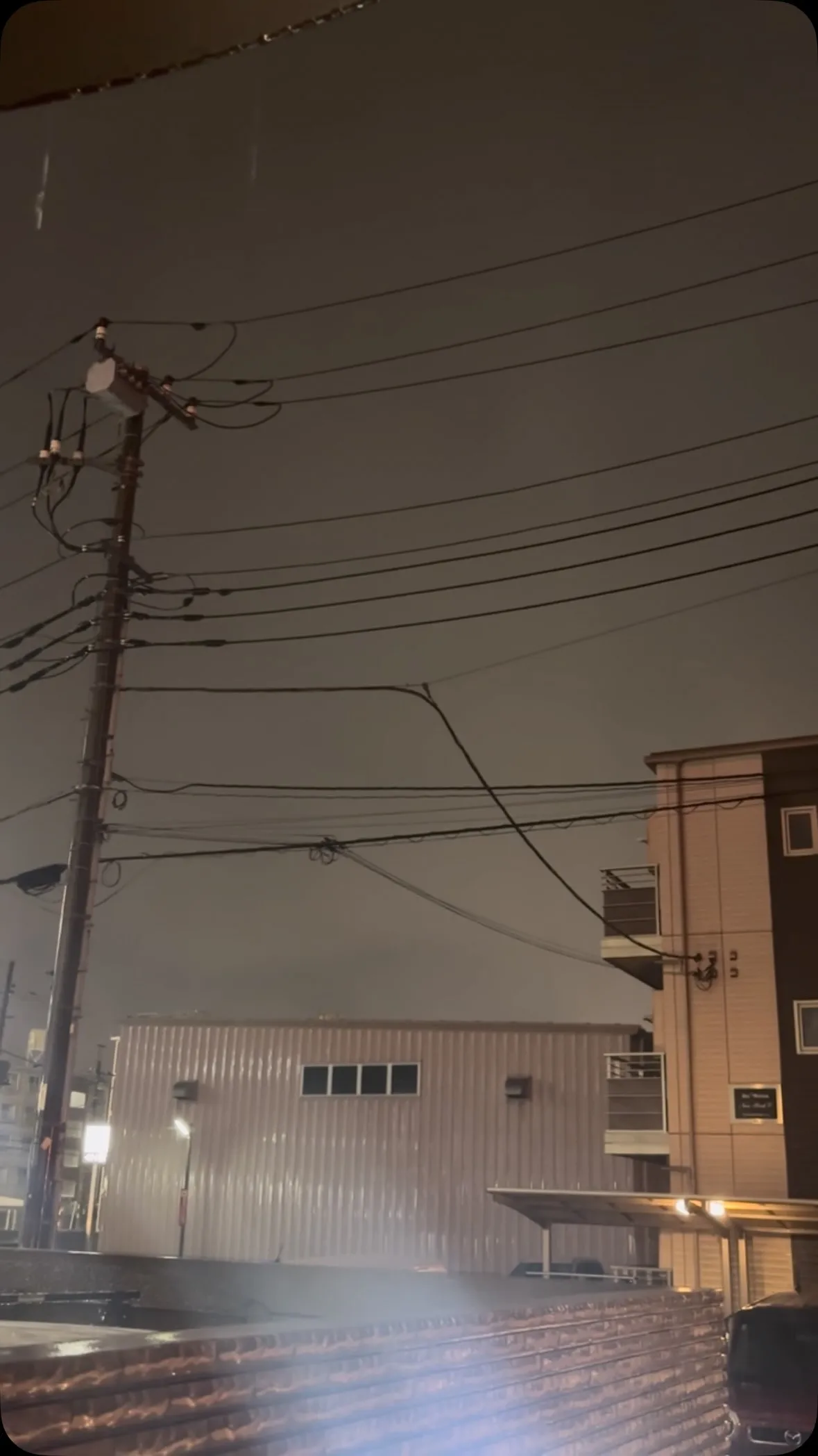 先程まで停電で結構お部屋空いてます。